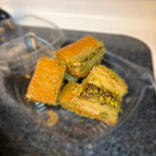 Pistachio Baklava (4pcs)